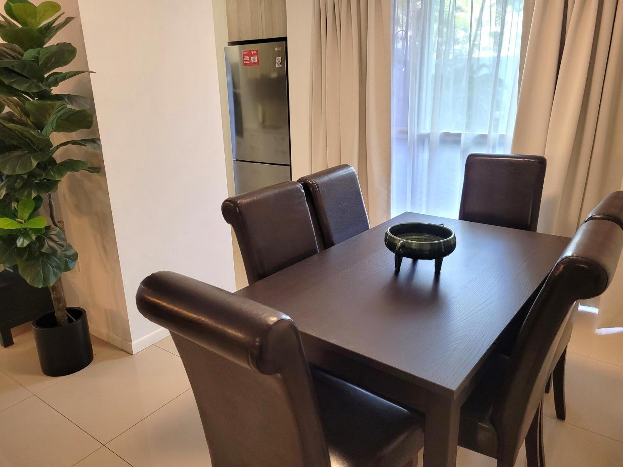 Surfers Chalet Gold Coast Room photo