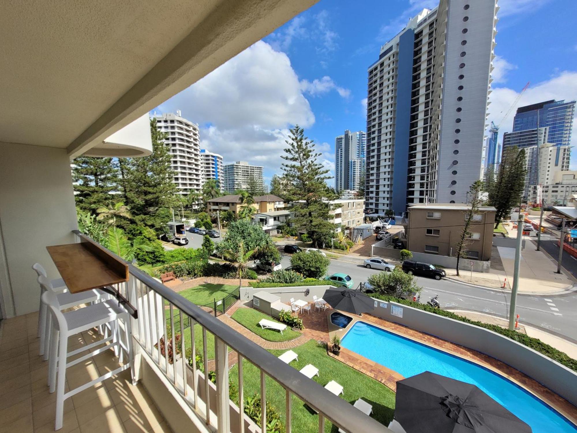 Surfers Chalet Gold Coast Room photo